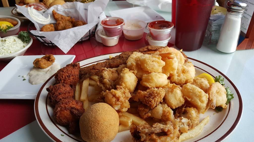 Loves Seafood Restaurant | restaurant | 6817 Chief Of Love Rd, Savannah, GA 31419, USA | 9129253616 OR +1 912-925-3616