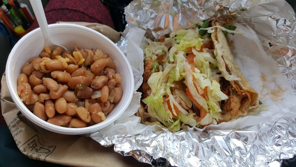 Los Pollitos | restaurant | 4003 W Armitage Ave, Chicago, IL 60639, USA | 3128378883 OR +1 312-837-8883