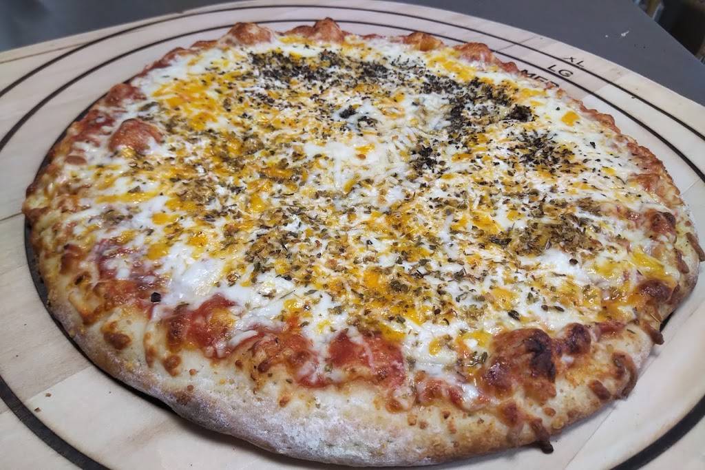 Famous Pizza | restaurant | 28 Queen St W, Cambridge, ON N3C 1G1, Canada | 5192201295 OR +1 519-220-1295