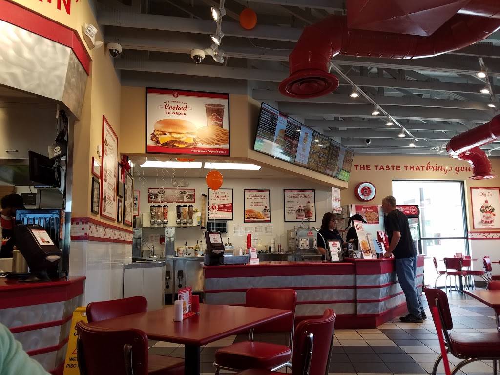 Freddys Frozen Custard & Steakburgers | restaurant | 2624 E Stone Dr, Kingsport, TN 37660, USA | 4233924454 OR +1 423-392-4454