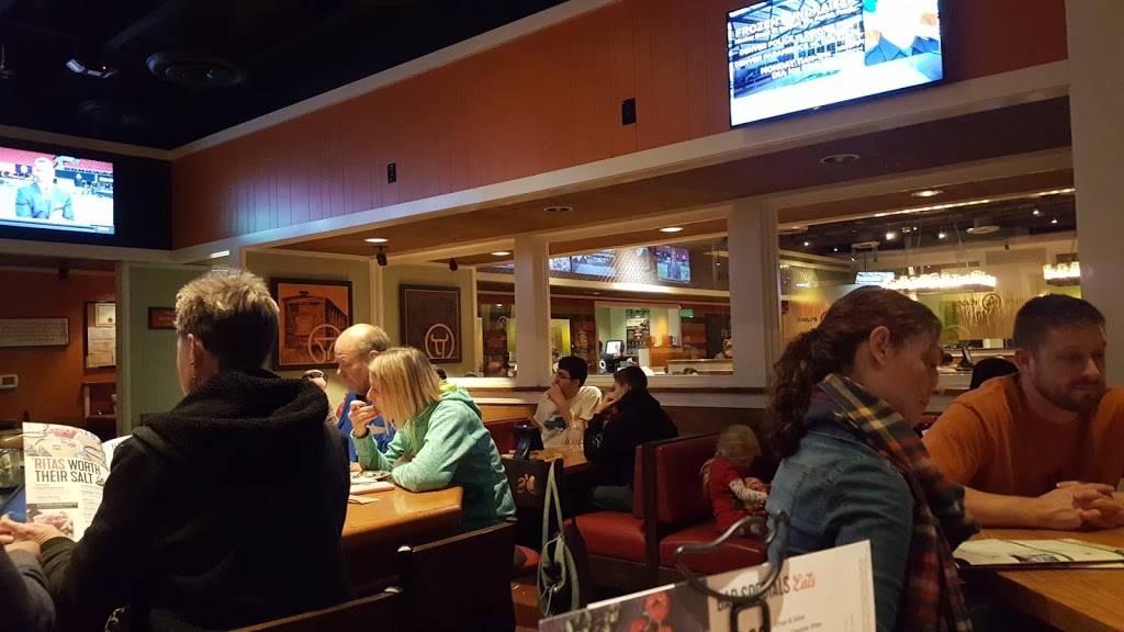 Chilis Grill & Bar | restaurant | 2211 Prairie Center Pkwy, Brighton, CO 80601, USA | 7206851492 OR +1 720-685-1492