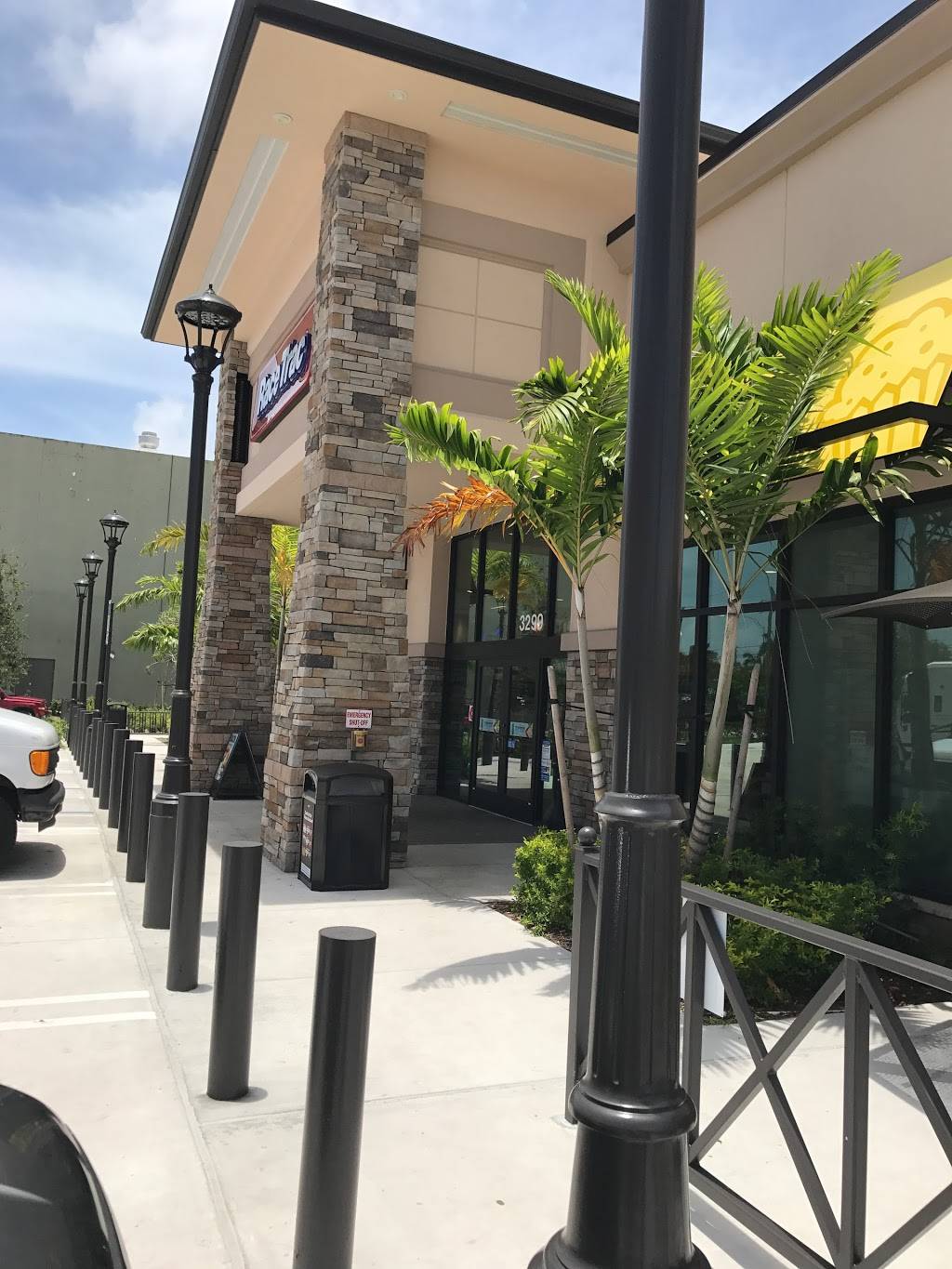 RaceTrac | bakery | 3299 N Federal Hwy, Pompano Beach, FL 33064, USA | 9549424195 OR +1 954-942-4195