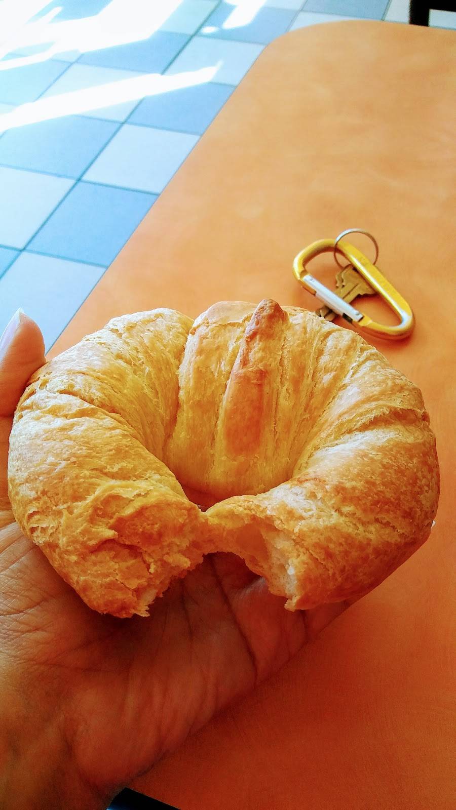 Dunkin | bakery | 50 S Broadway, Lawrence, MA 01843, USA | 9786862855 OR +1 978-686-2855