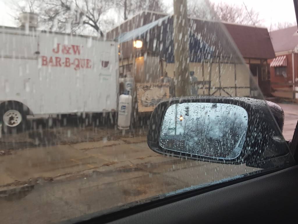 J & w Bar-B-Que | restaurant | 5644 Montgomery Rd, Cincinnati, OH 45212, USA | 5137310679 OR +1 513-731-0679