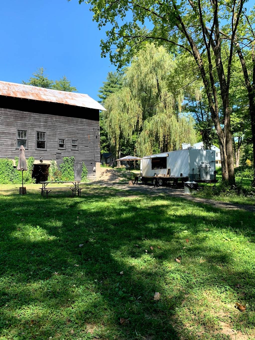 Stonehills | restaurant | 77 Mill Hook Rd, Accord, NY 12404, USA | 8453776015 OR +1 845-377-6015