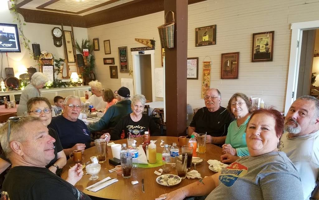 Coal Bucket Restuarant | restaurant | 238 W Main St, Kitzmiller, MD 21538, USA | 3014533377 OR +1 301-453-3377