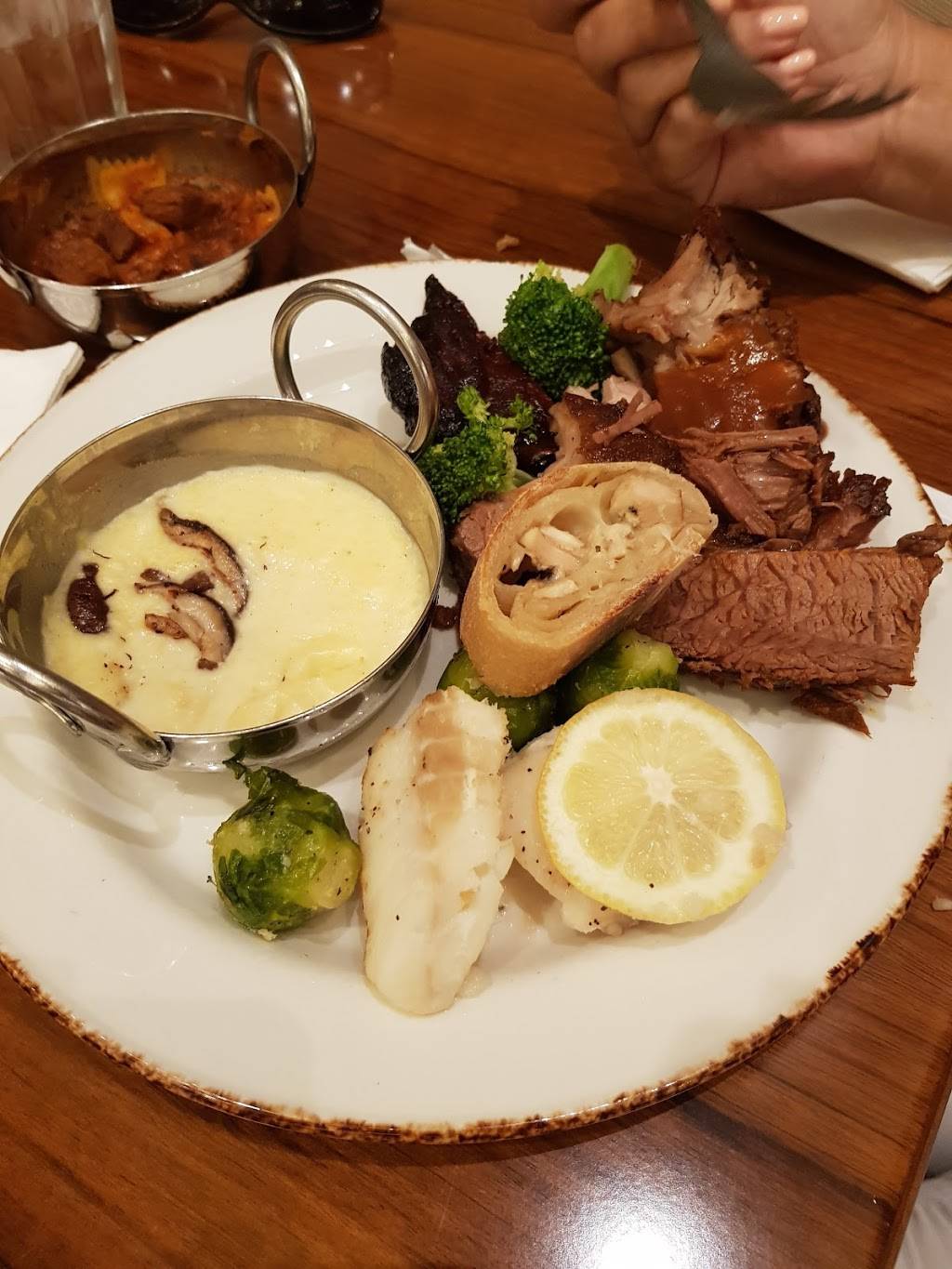 Feast Buffet | restaurant | 4111 Boulder Hwy, Las Vegas, NV 89121, USA | 7024327593 OR +1 702-432-7593