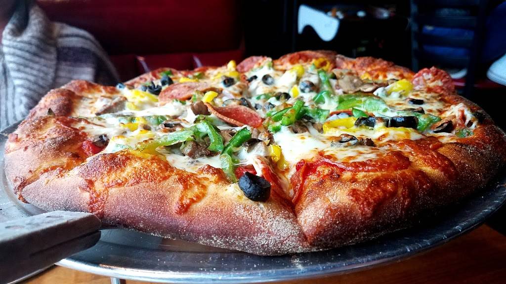 DiOrios Pizza & Pub | restaurant | 310 Wallace Ave, Louisville, KY 40207, USA | 5026183424 OR +1 502-618-3424