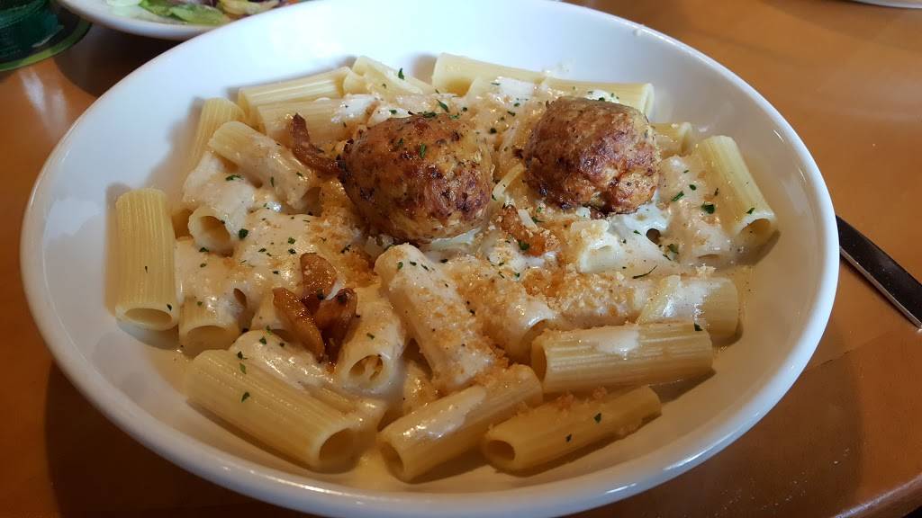 Olive Garden Italian Restaurant | meal takeaway | 20 S Colonial Dr #8, Alabaster, AL 35007, USA | 2056630945 OR +1 205-663-0945