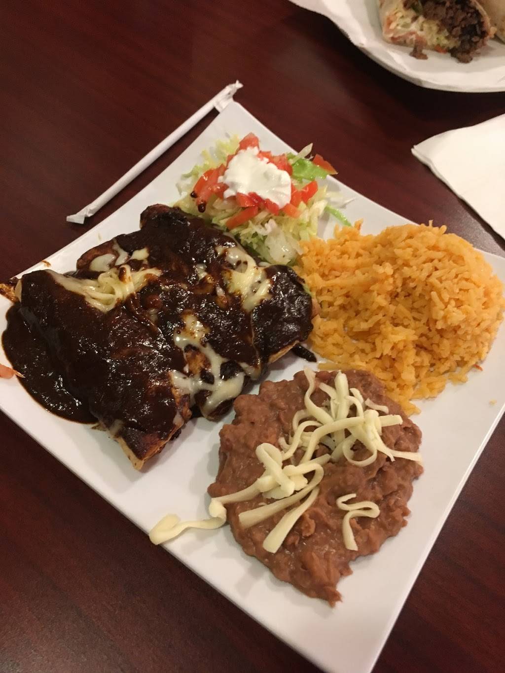 Los Encinos restaurant | restaurant | 4801 N Austin Ave, Chicago, IL 60630, USA | 7739303373 OR +1 773-930-3373