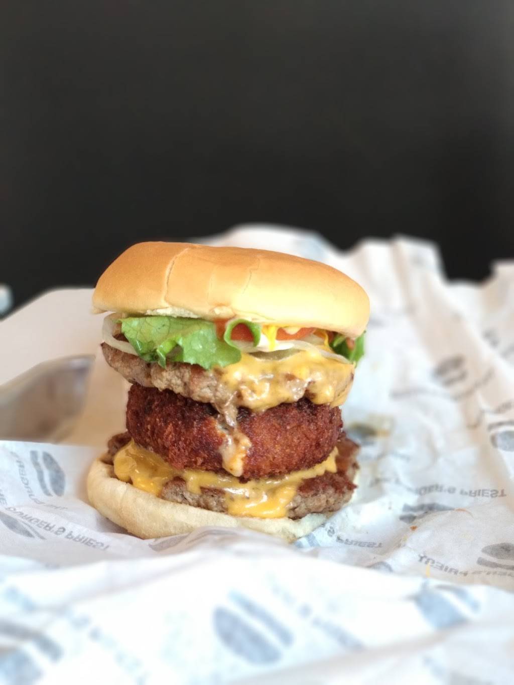 The Burgers Priest | restaurant | 860 York Mills Rd Unit 2, North York, ON M3B 1Y4, Canada | 4167921400 OR +1 416-792-1400