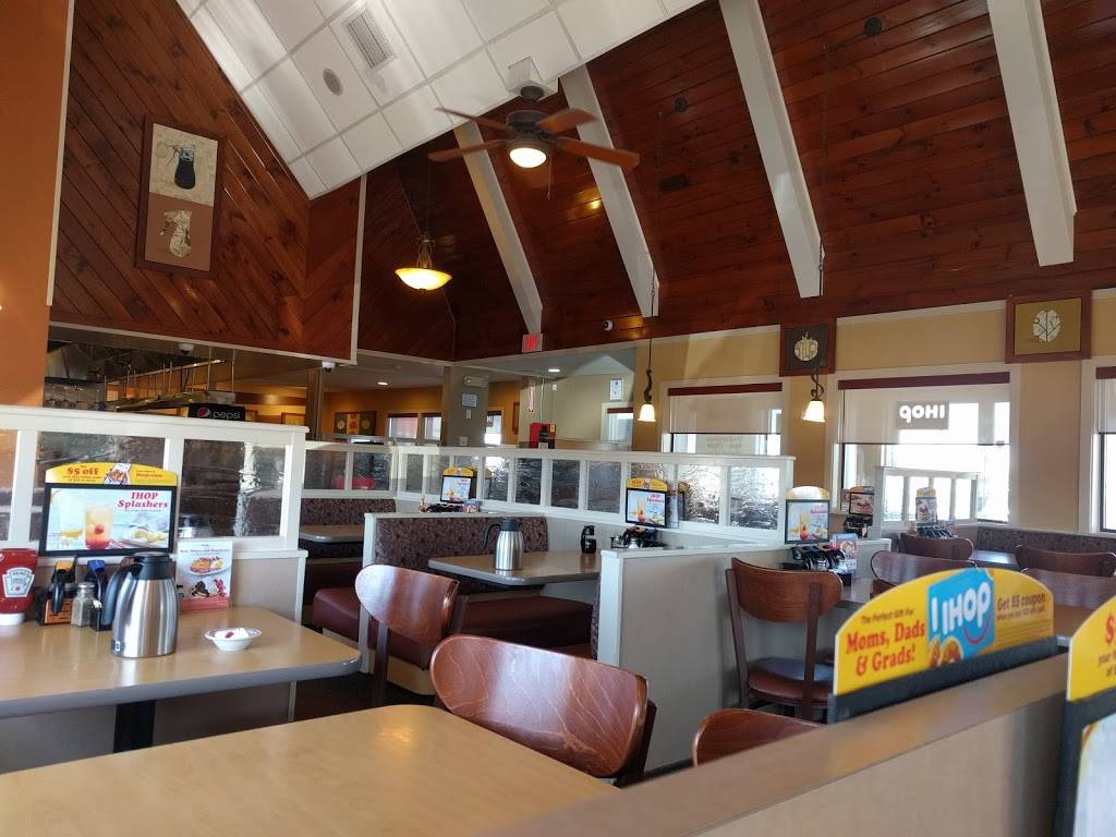 IHOP | bakery | 790 Iyannough Rd, Hyannis, MA 02601, USA | 5087782993 OR +1 508-778-2993