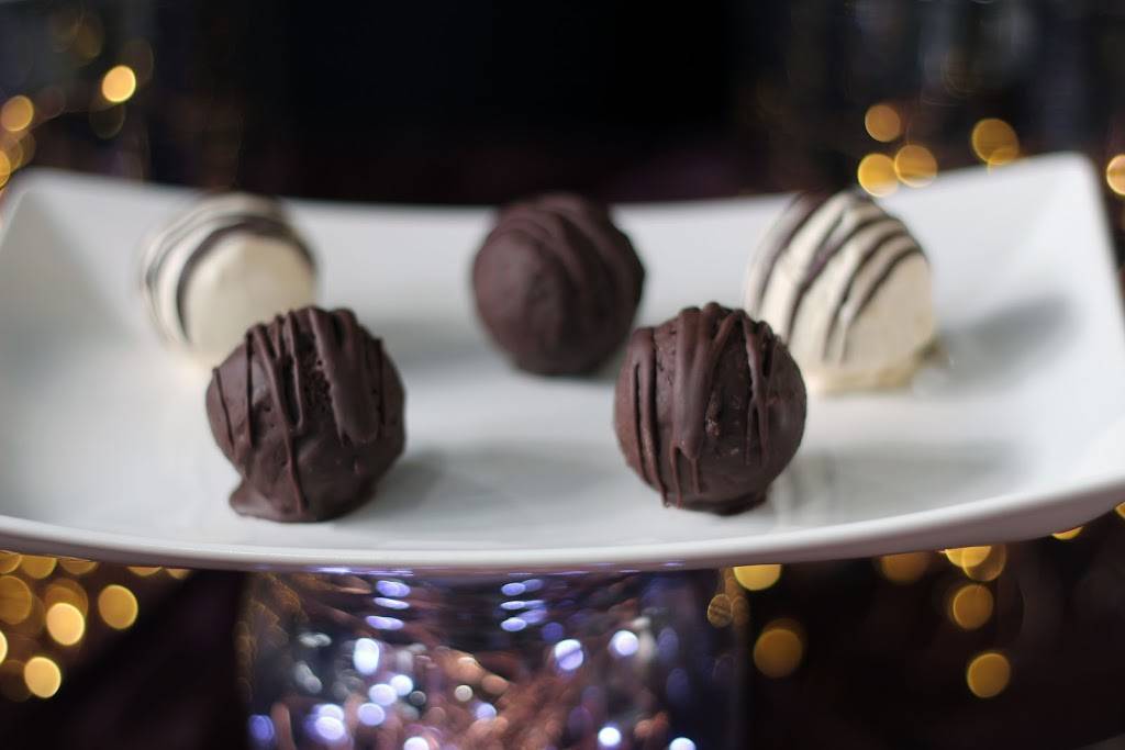 Decadent Delights | bakery | 1644, 7703 Fox Chase Ln, Wellington, CO 80549, USA | 9702861120 OR +1 970-286-1120