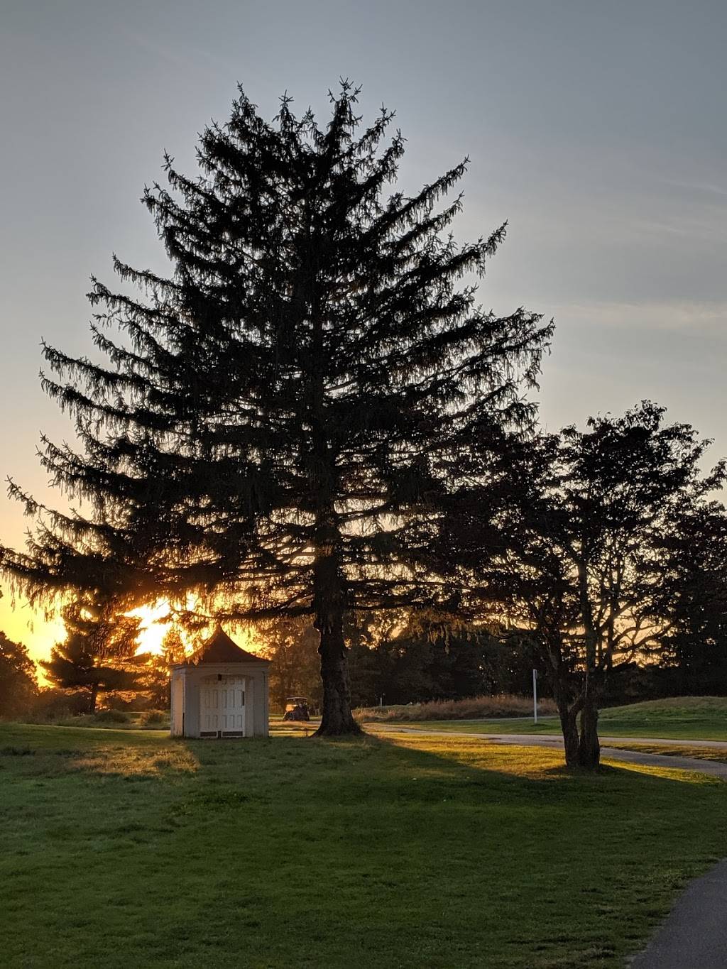 Bethpage state park parking | restaurant | 99 Quaker Meeting House Rd, Farmingdale, NY 11735, USA | 5162490701 OR +1 516-249-0701