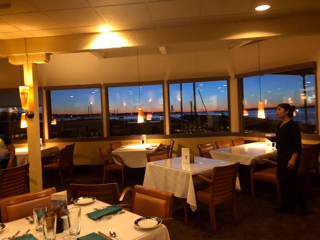 Arnies Restaurant | restaurant | 300 Admiral Way, Edmonds, WA 98020, USA | 4257715688 OR +1 425-771-5688