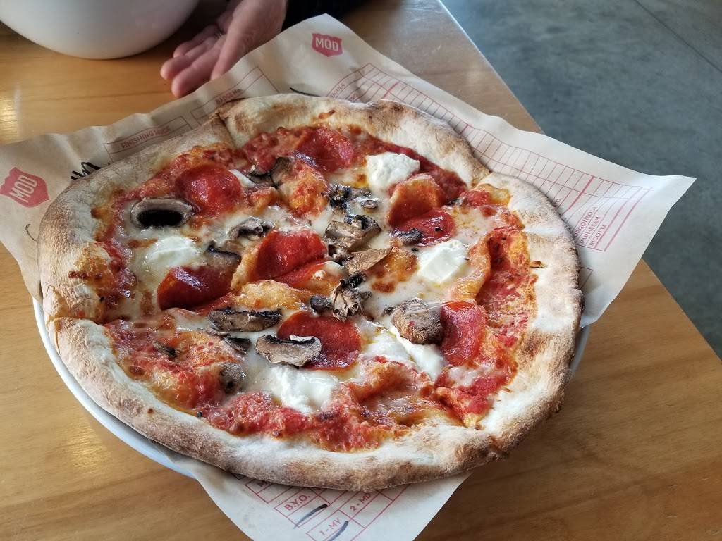 MOD Pizza | restaurant | 13229 Middlebelt Rd, Livonia, MI 48150, USA | 7342450710 OR +1 734-245-0710