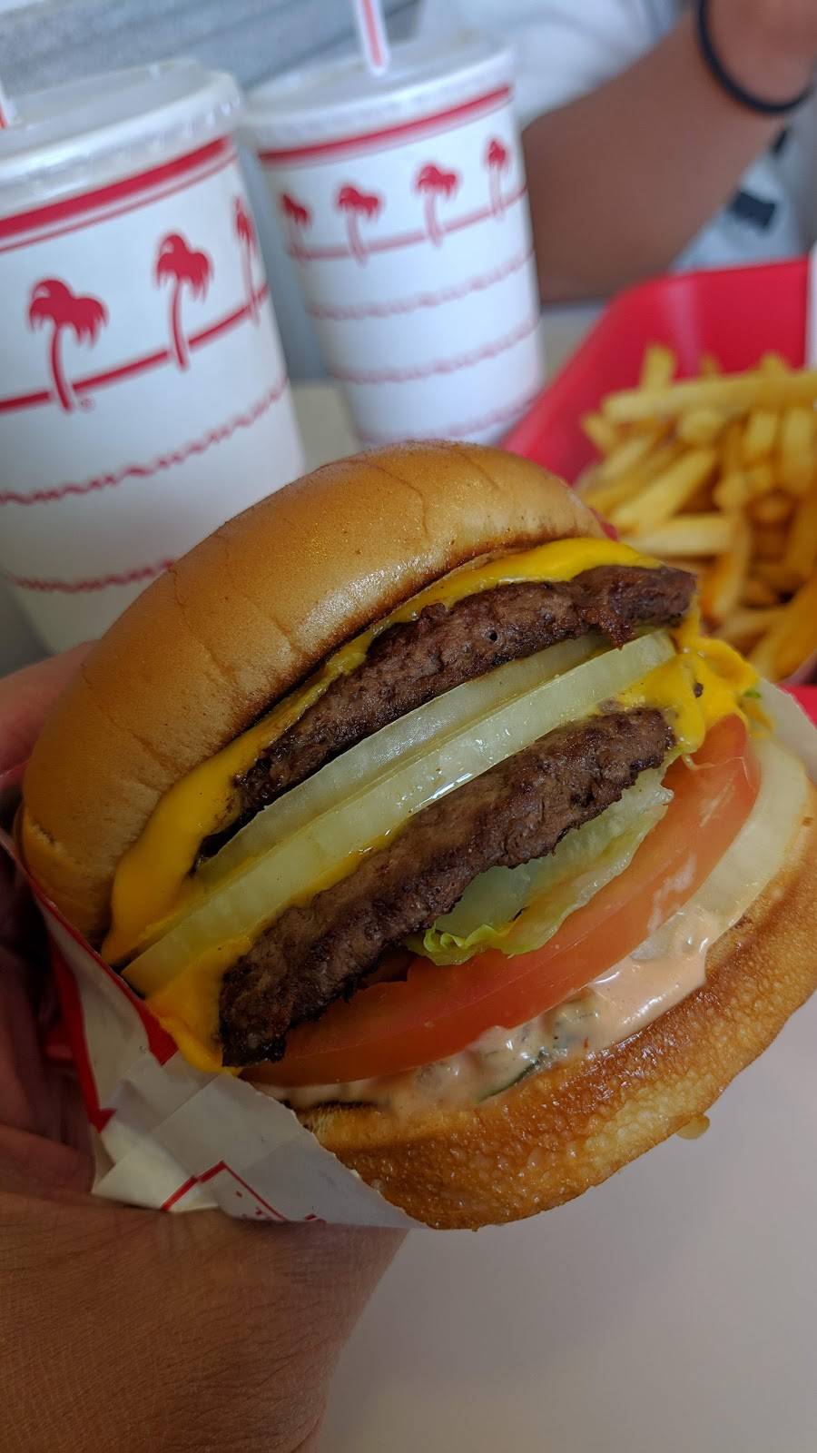 In-N-Out Burger | restaurant | 28009 Greenspot Rd, Highland, CA 92346, USA | 8007861000 OR +1 800-786-1000
