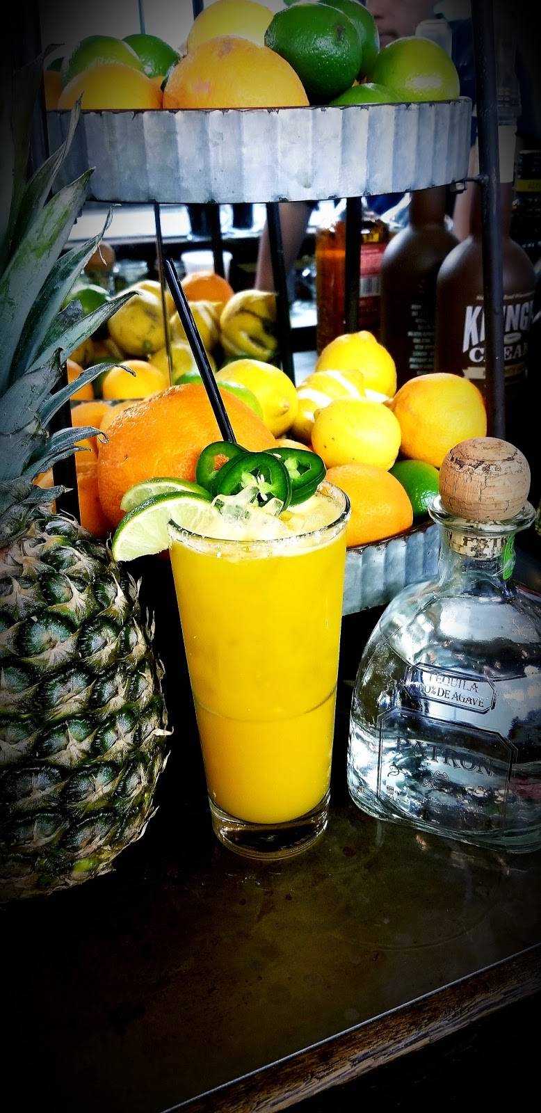 Dawsons Bar & Grill | restaurant | 105 N 1st St, Dixon, CA 95620, USA | 7076782067 OR +1 707-678-2067