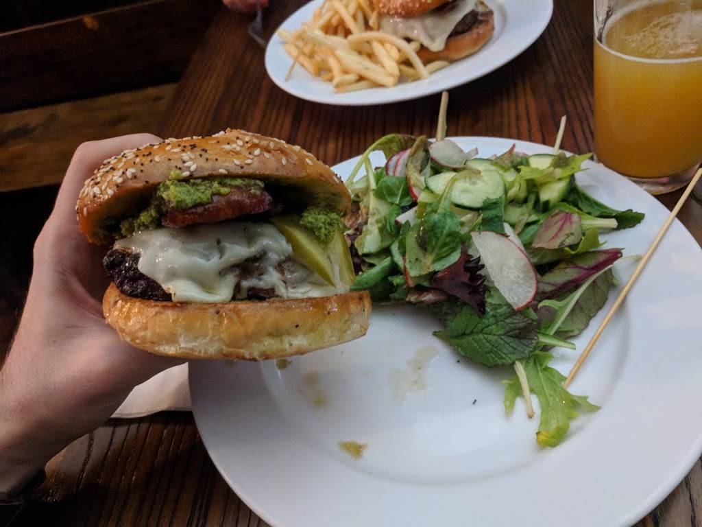 The Dark Horse Inn | restaurant | 942 Geneva Ave, San Francisco, CA 94112, USA | 4154695508 OR +1 415-469-5508