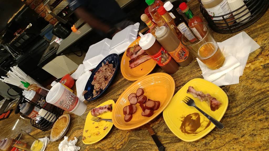 Wilkes 14 Bones BBQ | restaurant | 1500 US-1, Vero Beach, FL 32960, USA | 7727705646 OR +1 772-770-5646