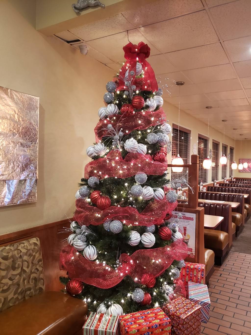 Dennys | restaurant | 22611 Oakcrest Cir, Yorba Linda, CA 92887, USA | 7142831850 OR +1 714-283-1850