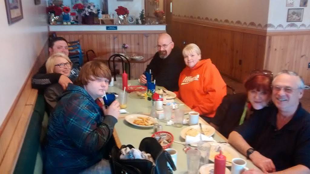 Miners Family Restaurant | restaurant | 304 S Macoupin St, Gillespie, IL 62033, USA | 2178394800 OR +1 217-839-4800