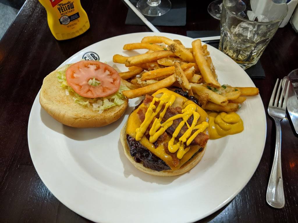 Gordon Biersch | restaurant | 3155 Worldgateway Pl, Detroit, MI 48242, USA | 7349410592 OR +1 734-941-0592