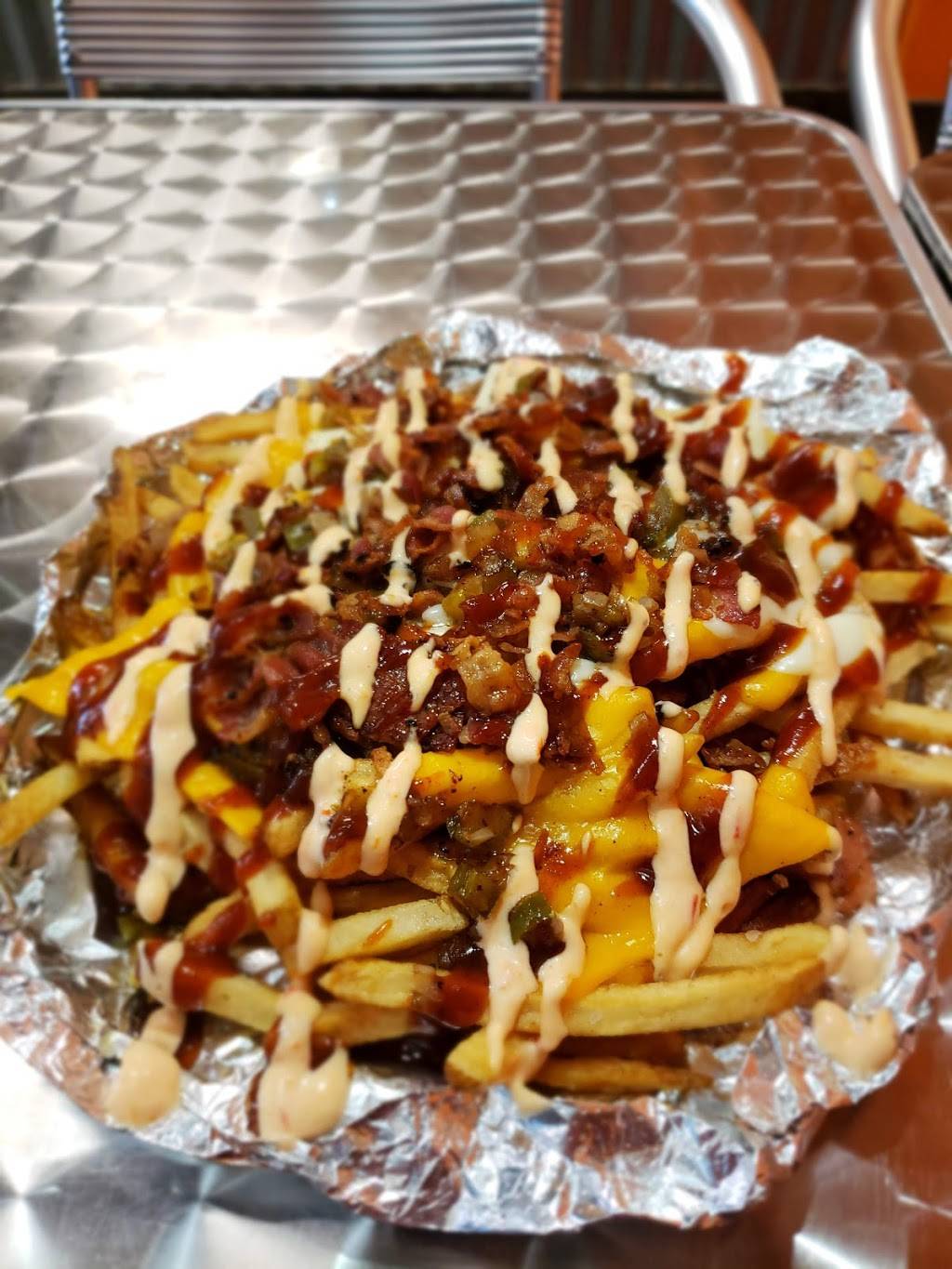 Hamburger Mikey | restaurant | 1125 3rd St, Muskegon, MI 49441, USA | 2313279028 OR +1 231-327-9028