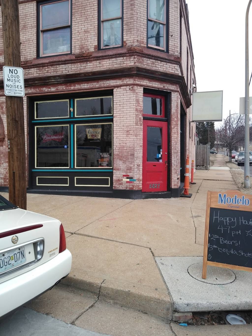 Larrys Corner Bar and Grill | restaurant | 5827 S Broadway, St. Louis, MO 63111, USA | 3143546475 OR +1 314-354-6475