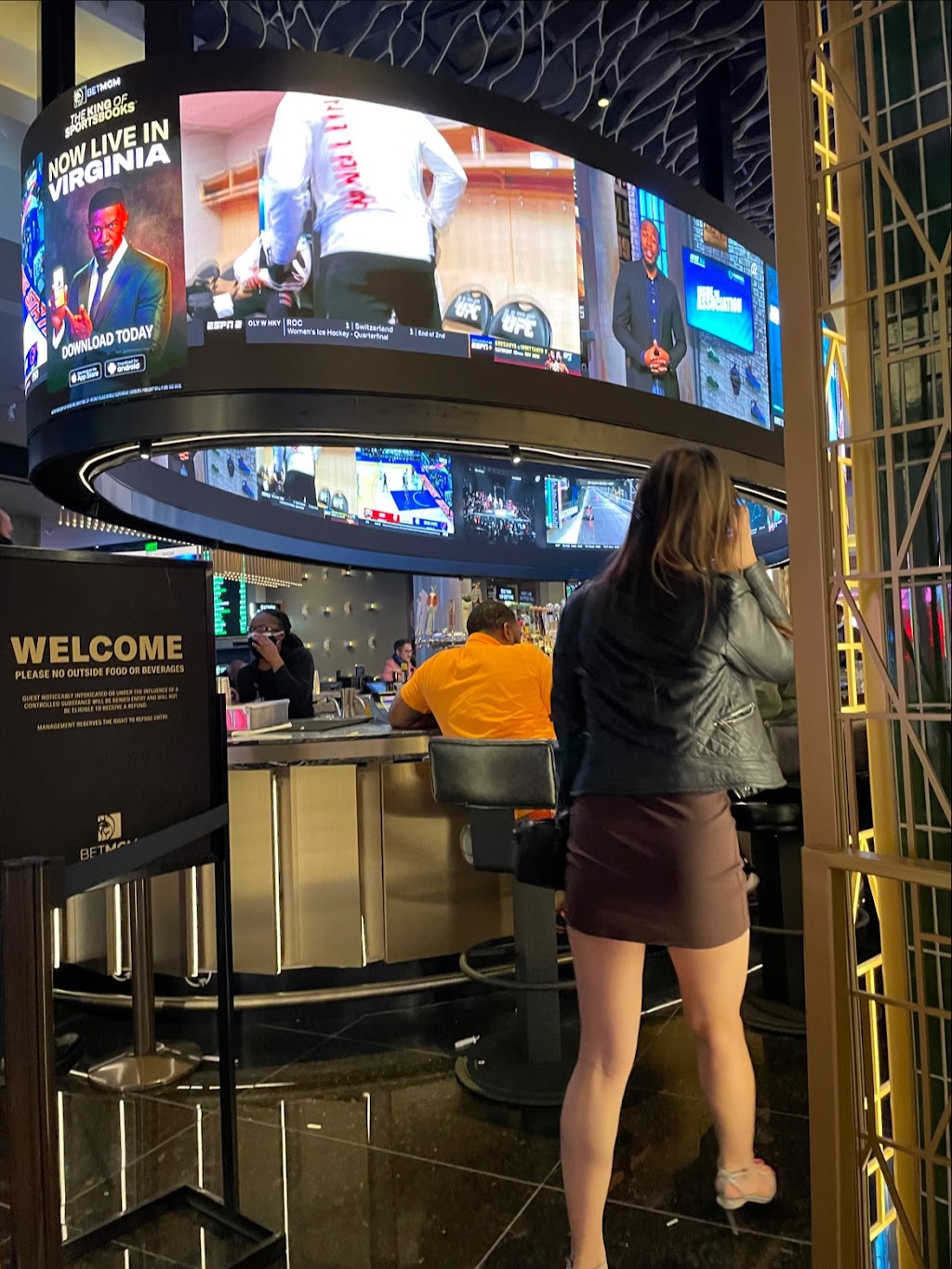 BetMGM Sportsbook & Lounge | restaurant | 101 MGM National Ave, Oxon Hill, MD 20745, USA | 8446466847 OR +1 844-646-6847