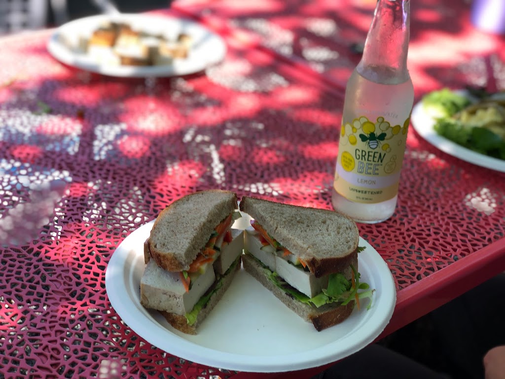 Milk and Honey Kitchen | cafe | 3 Old Firehouse Ln, Northeast Harbor, ME 04662, USA | 2072764003 OR +1 207-276-4003