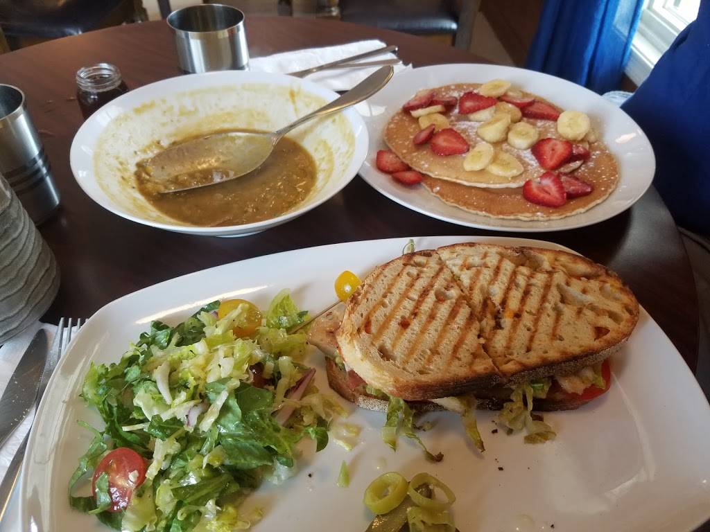 The Red Dot Vegetarian Kitchen | restaurant | 106 Sullivan St, Wurtsboro, NY 12790, USA | 8456445000 OR +1 845-644-5000