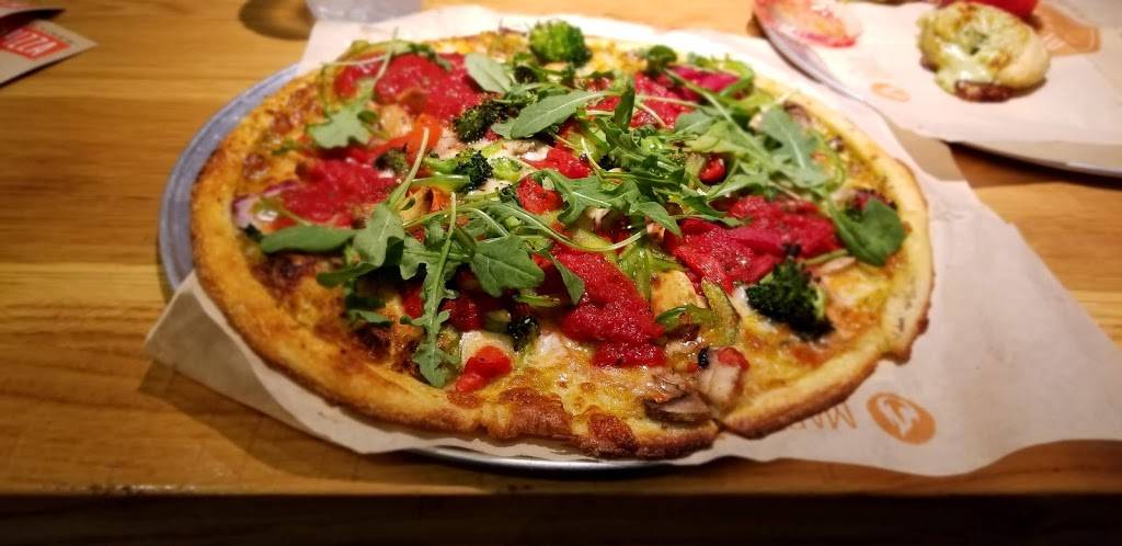 Blaze Pizza | meal takeaway | 280 Eisenhower Pkwy, Livingston, NJ 07039, USA | 9737861822 OR +1 973-786-1822