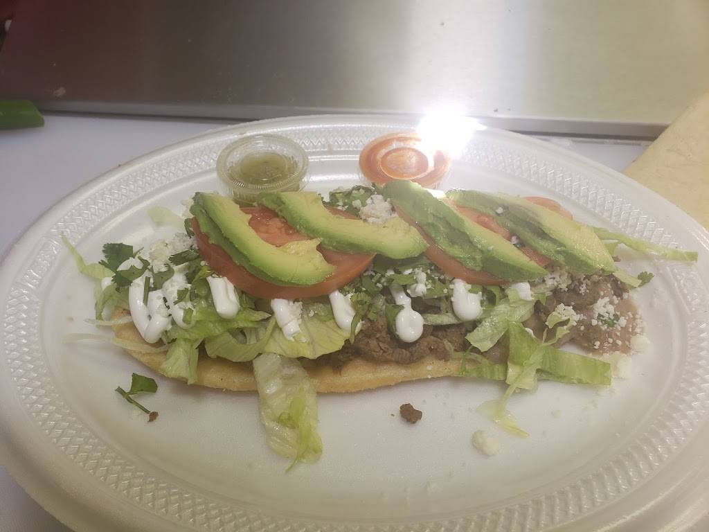 Tacos Don Guicho y su fam | restaurant | 2309 MacArthur Dr, Orange, TX 77630, USA | 4092168971 OR +1 409-216-8971