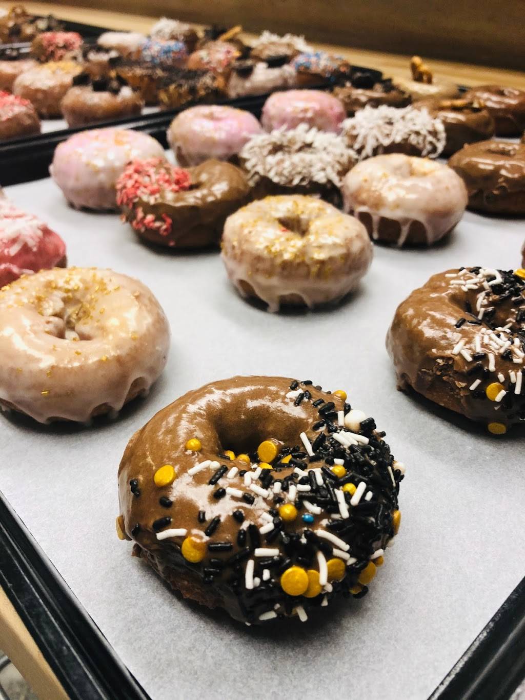 Urban Eatery & Daylight Donuts ( A Breakfast & Burger Cafe) | restaurant | 14352 Lincoln St #107, Thornton, CO 80023, USA | 3032520101 OR +1 303-252-0101