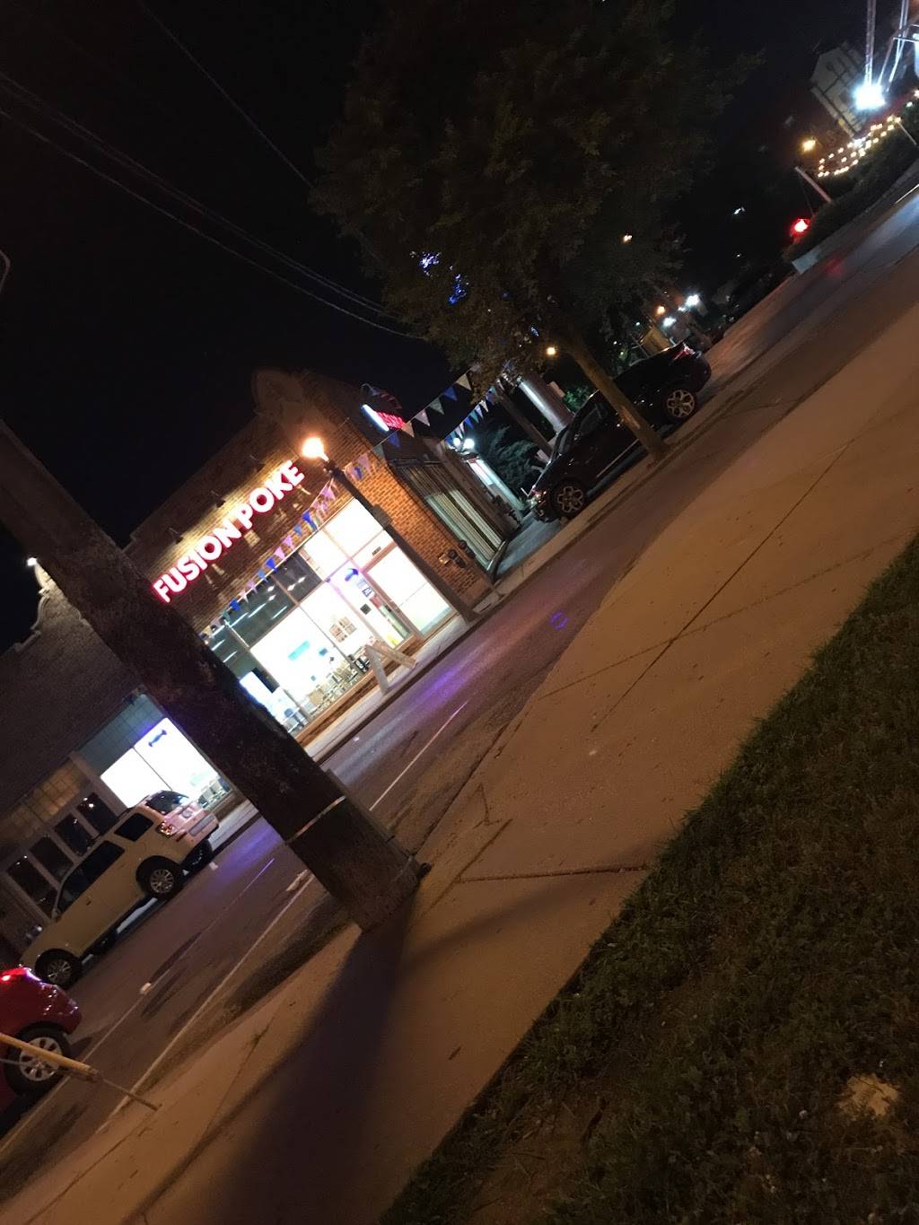 Fusion Poke | restaurant | 1813 E Kenilworth Pl, Milwaukee, WI 53202, USA | 4147634525 OR +1 414-763-4525