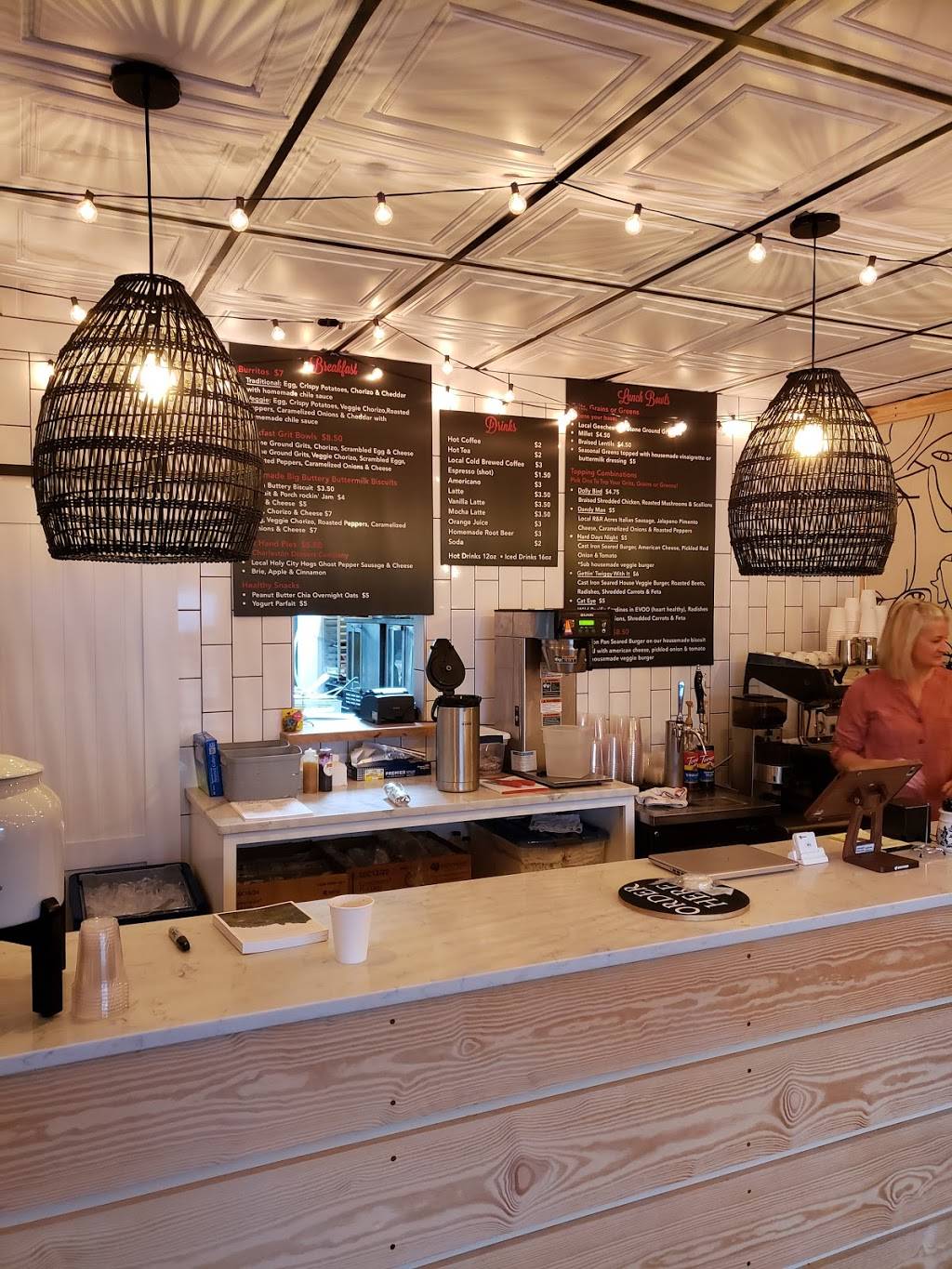 Dolly Birds | restaurant | 3157 Maybank Hwy, Johns Island, SC 29455, USA | 8437375325 OR +1 843-737-5325