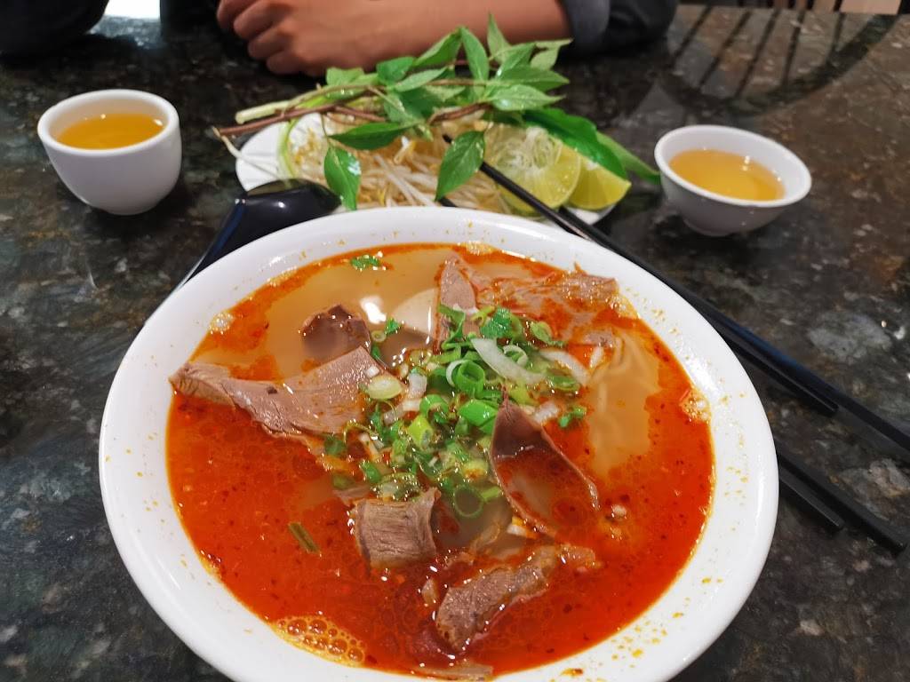 Pho Huong Trang | restaurant | 3366 Keele St, North York, ON M3M 2Y9, Canada | 4166381480 OR +1 416-638-1480