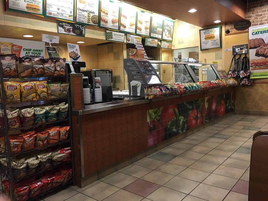 Subway | meal takeaway | 472 Norfolk St S, Simcoe, ON N3Y 2X3, Canada | 5194293000 OR +1 519-429-3000