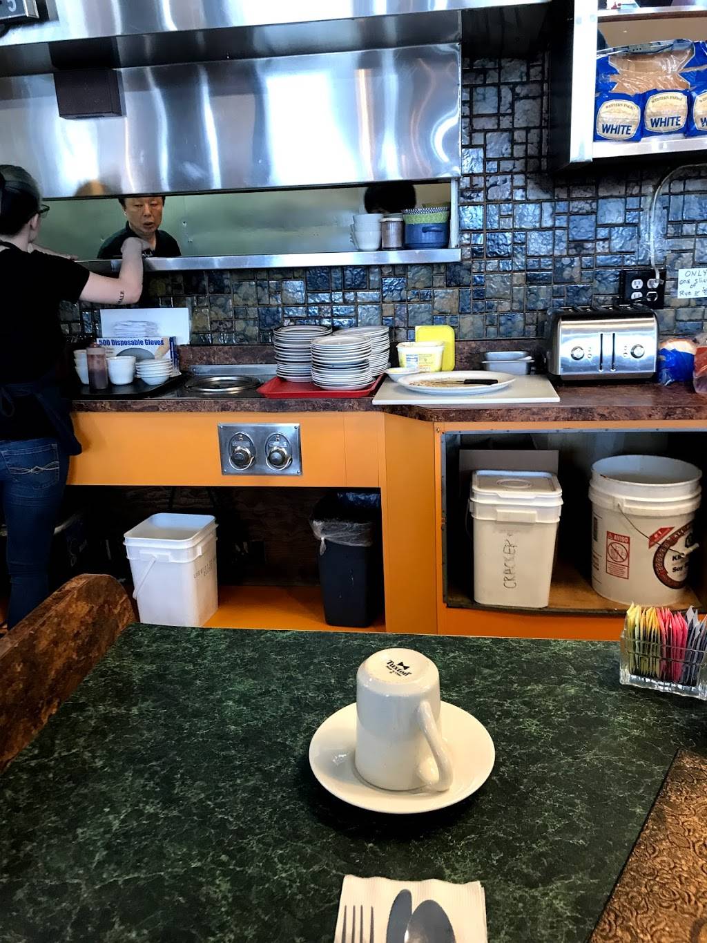 Flos Pancake House | restaurant | 335 Muldoon Rd, Anchorage, AK 99504, USA | 9073392440 OR +1 907-339-2440