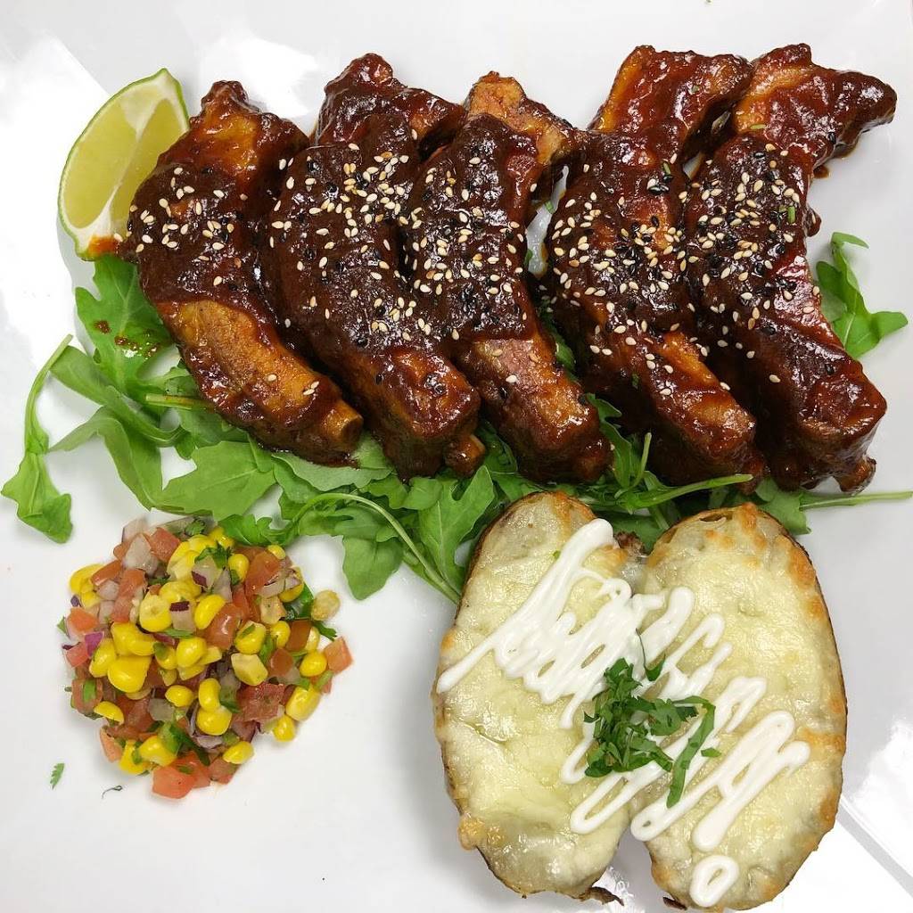 Off the Grid Bar & Grill | restaurant | 3480 Broadway, New York, NY 10031, USA | 6468376166 OR +1 646-837-6166