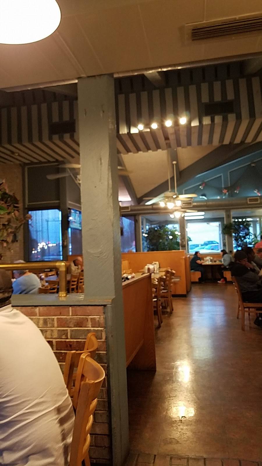 The Captains Cap | restaurant | 670 Park St, Belmont, NC 28012, USA | 7048254103 OR +1 704-825-4103