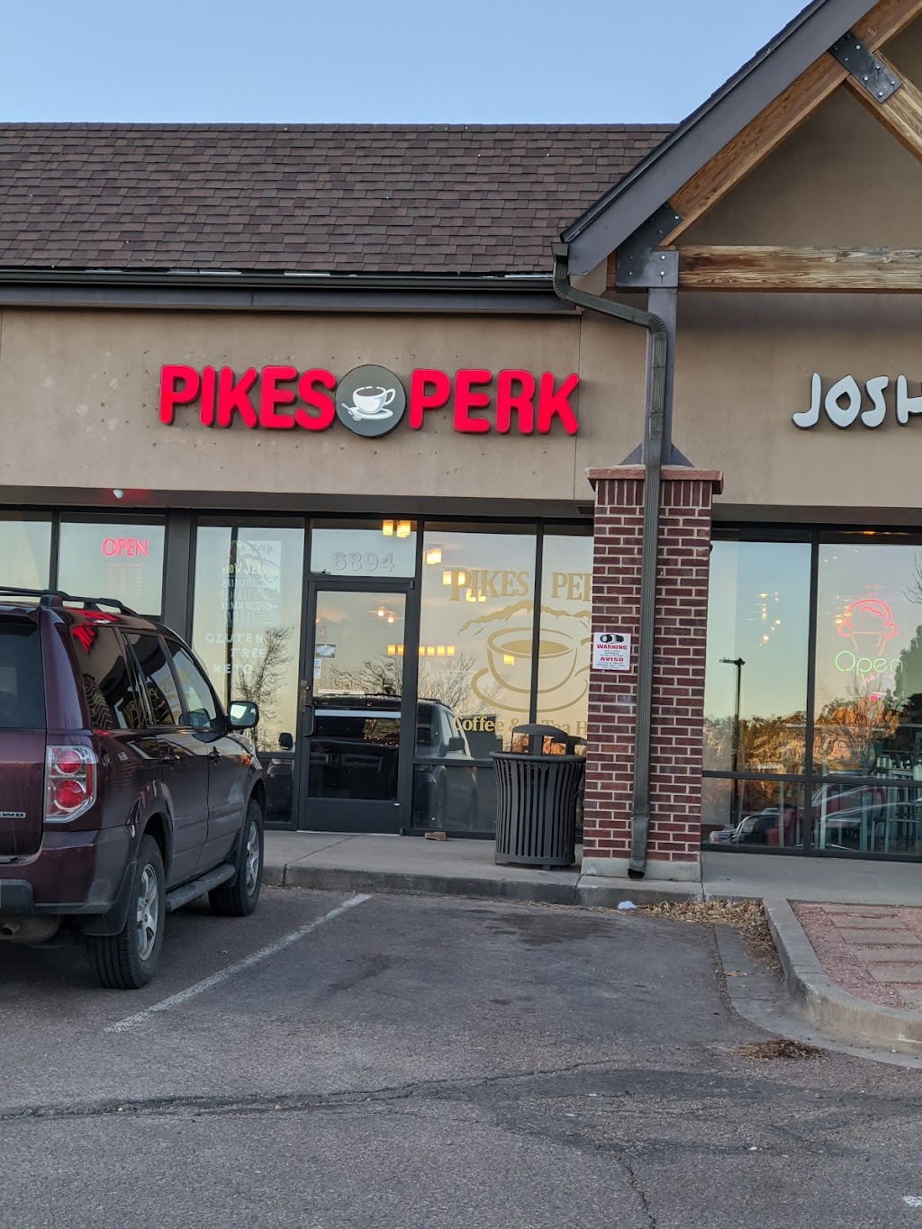 Pikes Perk Mountain Shadows | cafe | 6894 Centennial Blvd, Colorado Springs, CO 80919, USA | 7194450627 OR +1 719-445-0627