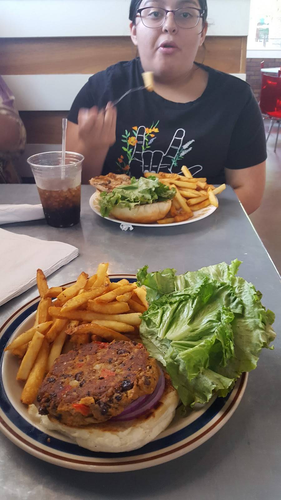 Southern Burger Co. | restaurant | 9453 Bradmore Ln #101, Ooltewah, TN 37363, USA | 4238254919 OR +1 423-825-4919