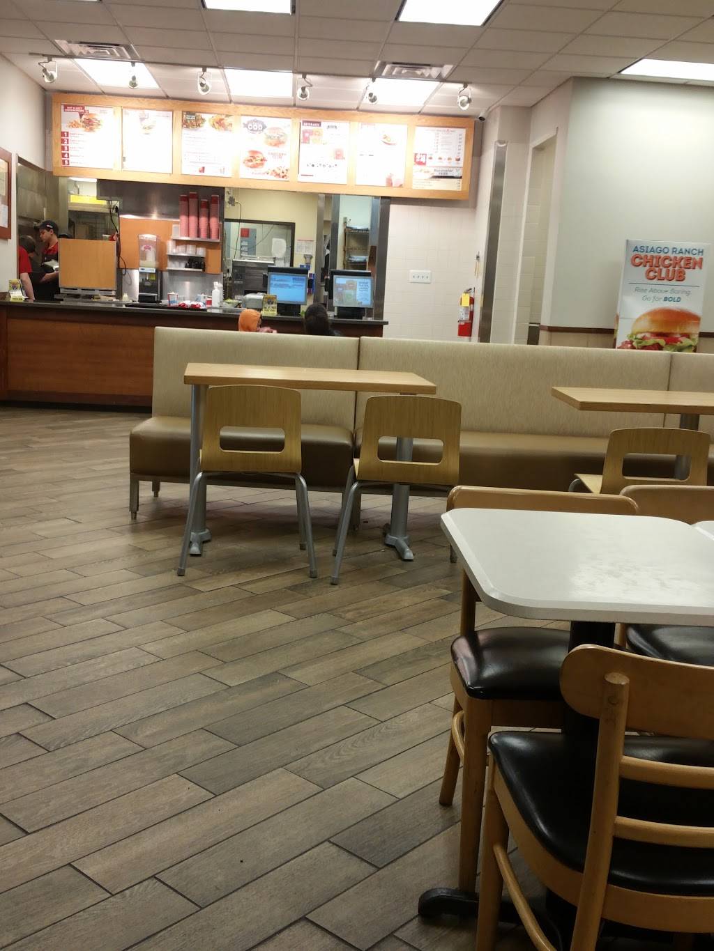 Wendys | restaurant | 500 W Church St, Lexington, TN 38351, USA | 7319679398 OR +1 731-967-9398