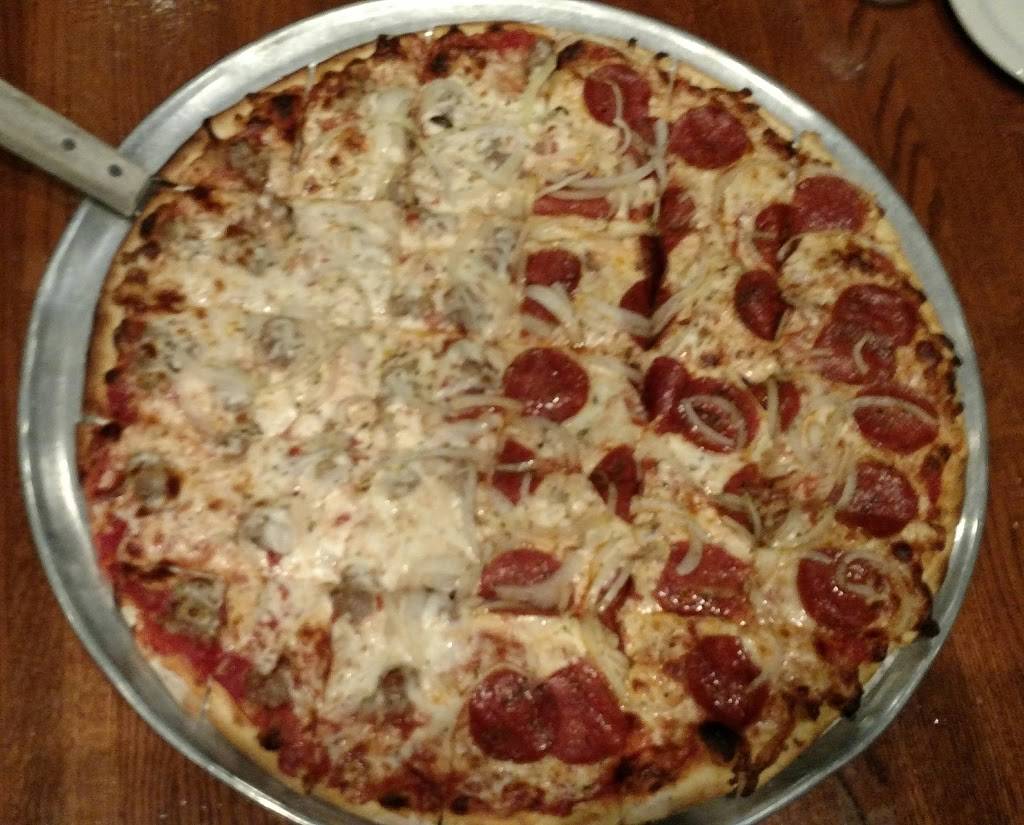 Hitz Pizza and Sports Bar | restaurant | 700 Butterfield Rd, Mundelein, IL 60060, USA | 8473620505 OR +1 847-362-0505