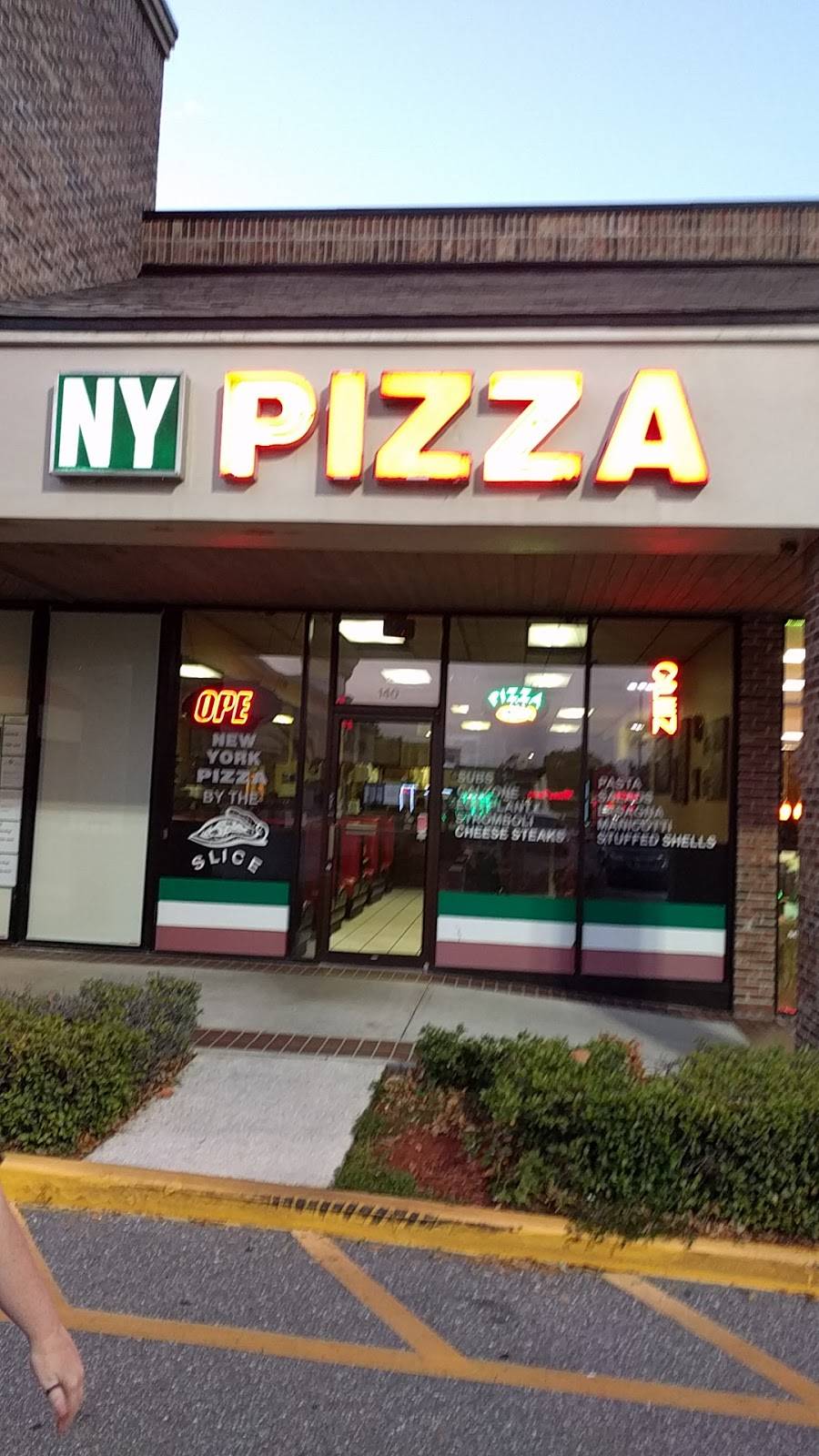 New York Pizza | restaurant | 7800 S US Hwy 17 92, Fern Park, FL 32730, USA | 4078308585 OR +1 407-830-8585