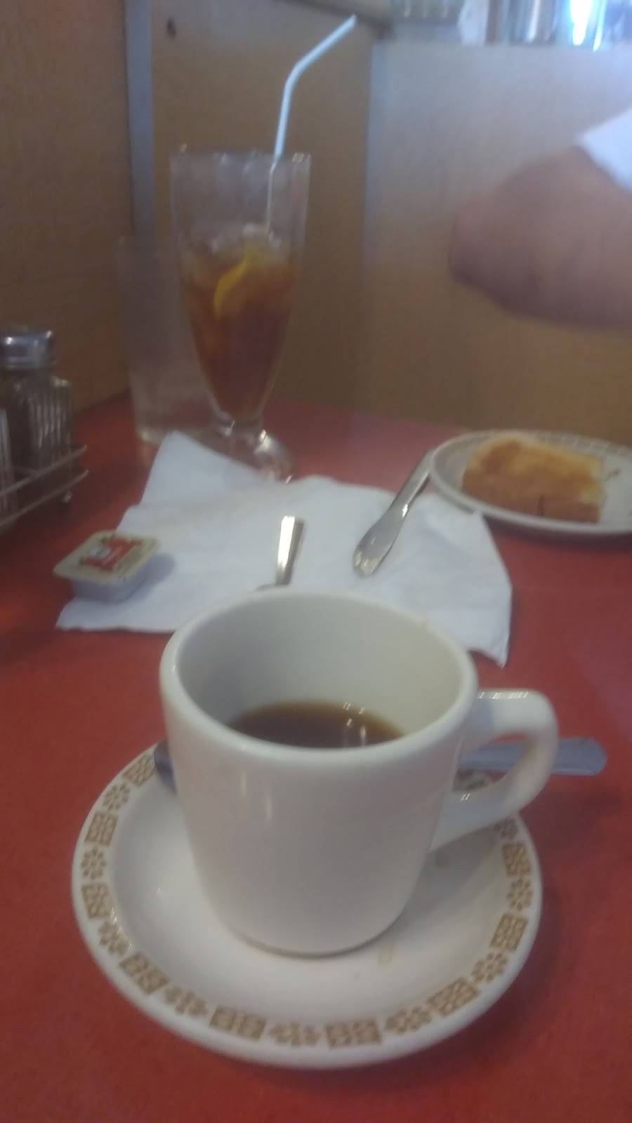 Dons Oasis Restaurant | restaurant | 519 N West Ave, Freeport, IL 61032, USA | 8152339385 OR +1 815-233-9385