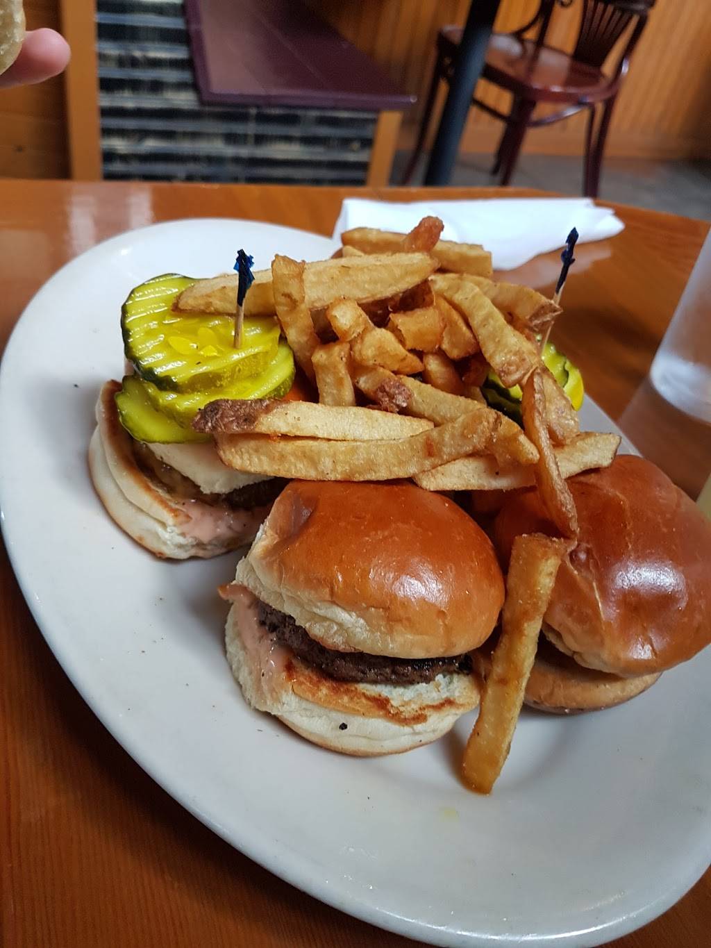 Crocketts Public House | restaurant | 118 E Stewart Ave, Puyallup, WA 98371, USA | 2534663075 OR +1 253-466-3075