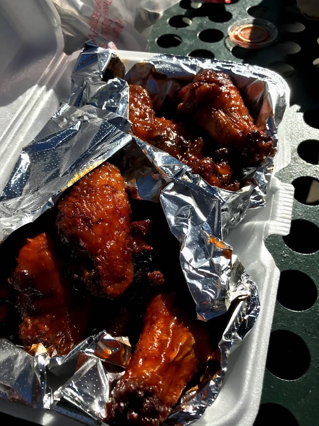 Genna Rae Wings & More... | meal takeaway | 1819 E 28th Ave, Denver, CO 80205, USA | 7202873523 OR +1 720-287-3523